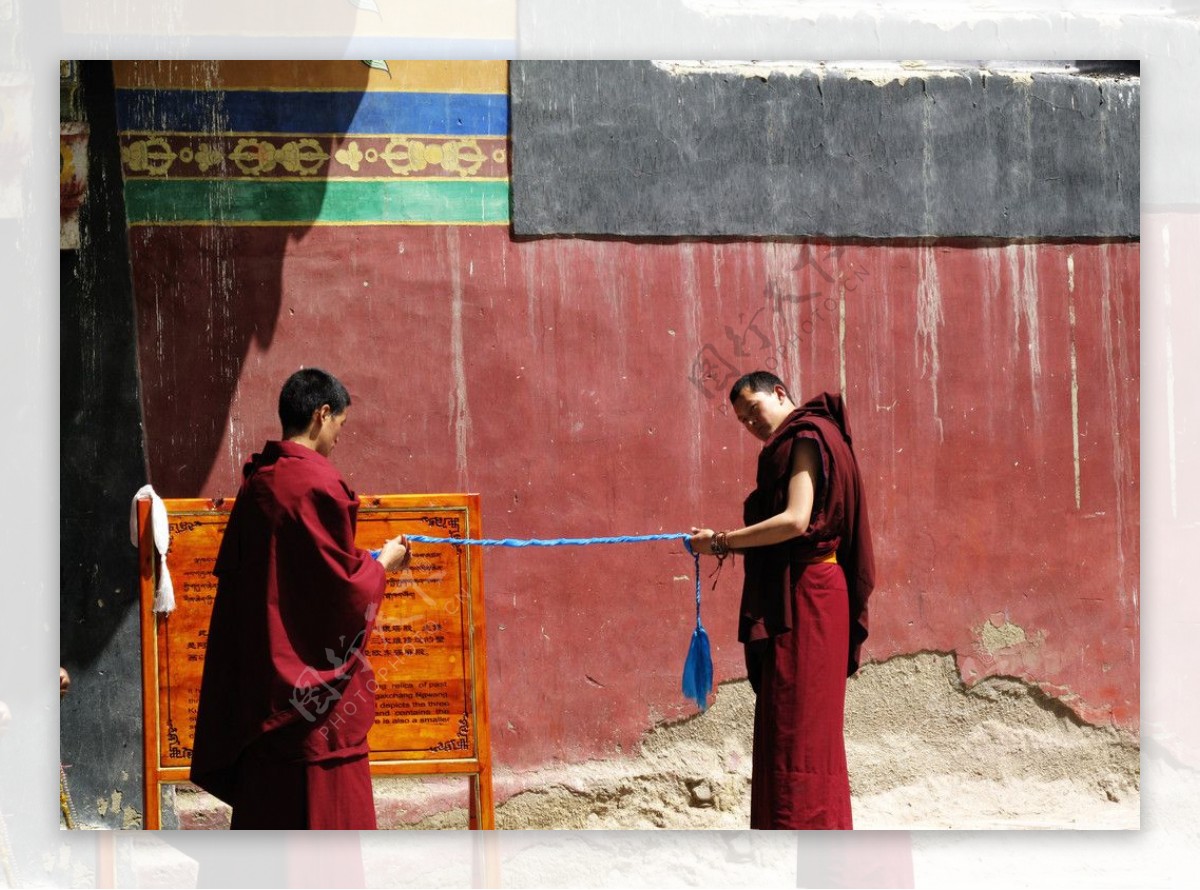 西藏喇嘛图片