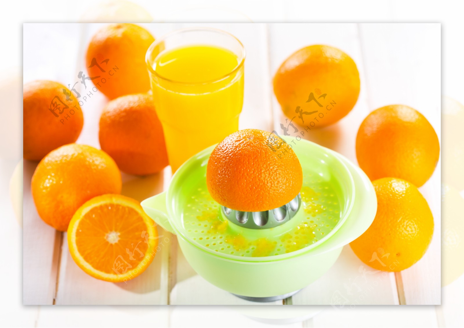 鲜橙新鲜水果榨汁图片