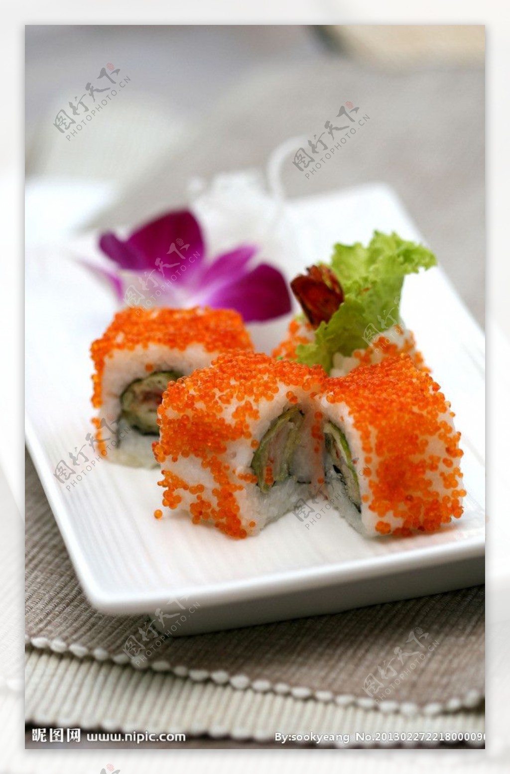 鱼子寿司卷图片