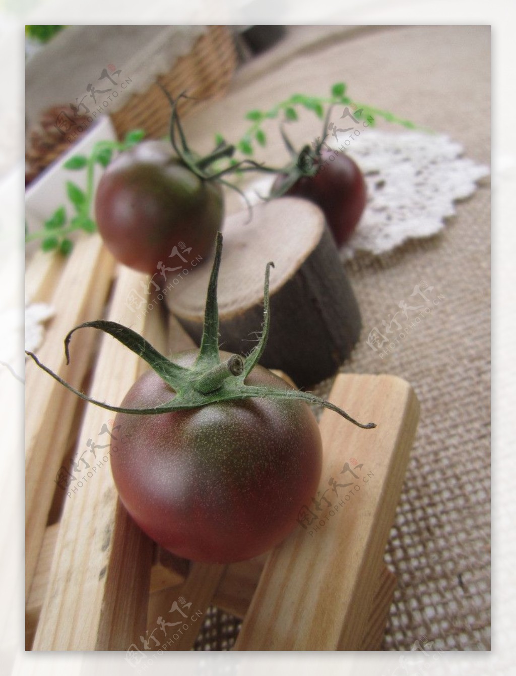 黑番茄水果图片