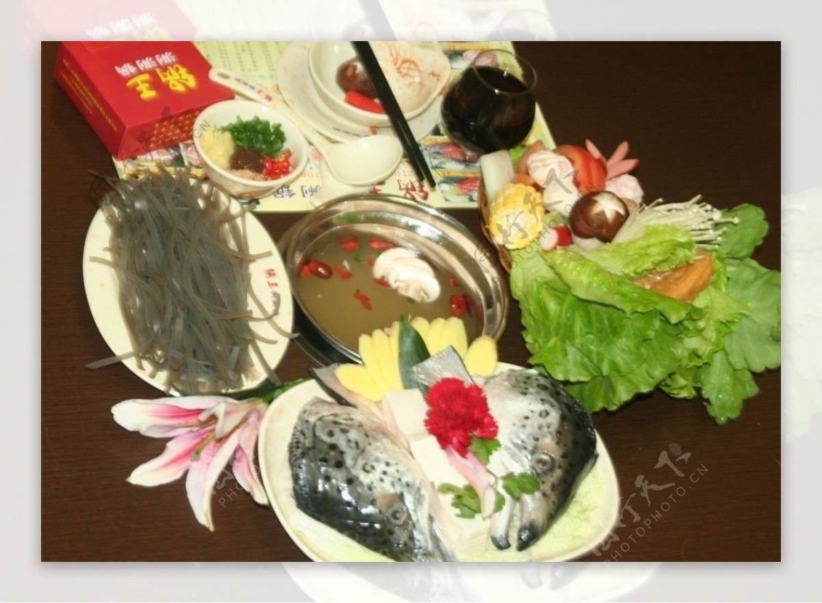 锅王涮涮锅三文鱼头图片
