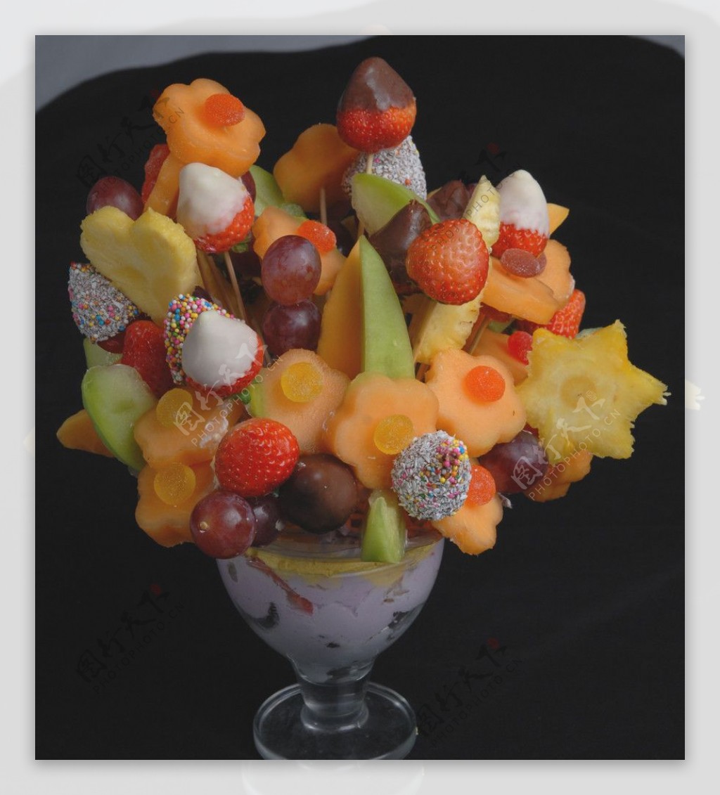 高精度图大图摄影图水果杯子冰淇淋图片