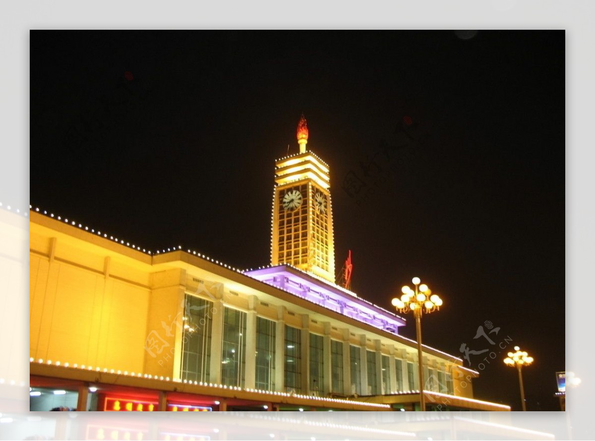 长沙火车站夜景图片