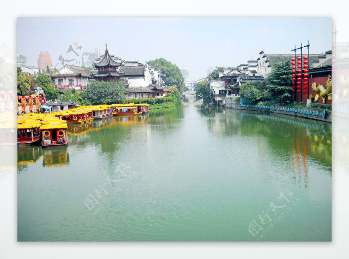 南京夫子庙那里的秦淮河图片