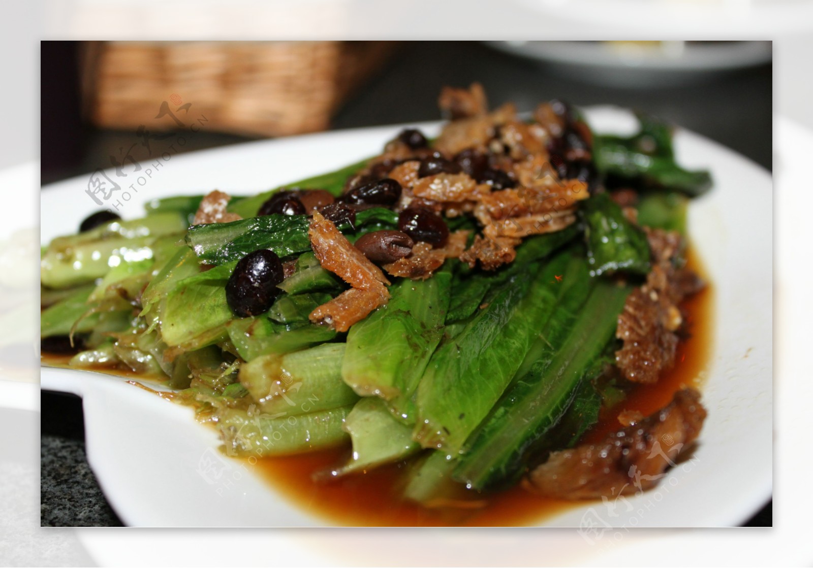粤菜经典的豆豉鲮鱼油麦菜,好下饭啊！ - 哔哩哔哩