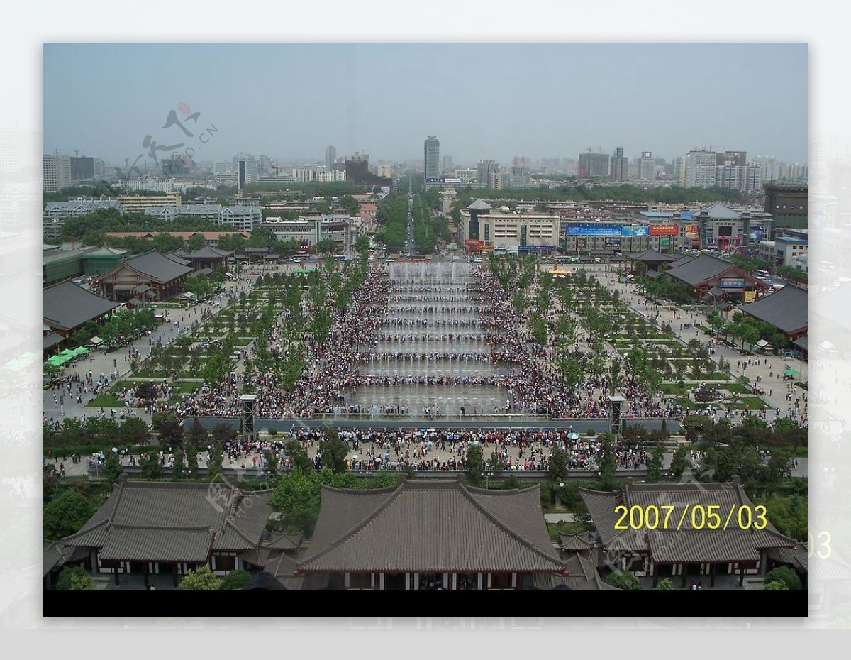 大雁塔广场前喷泉图片