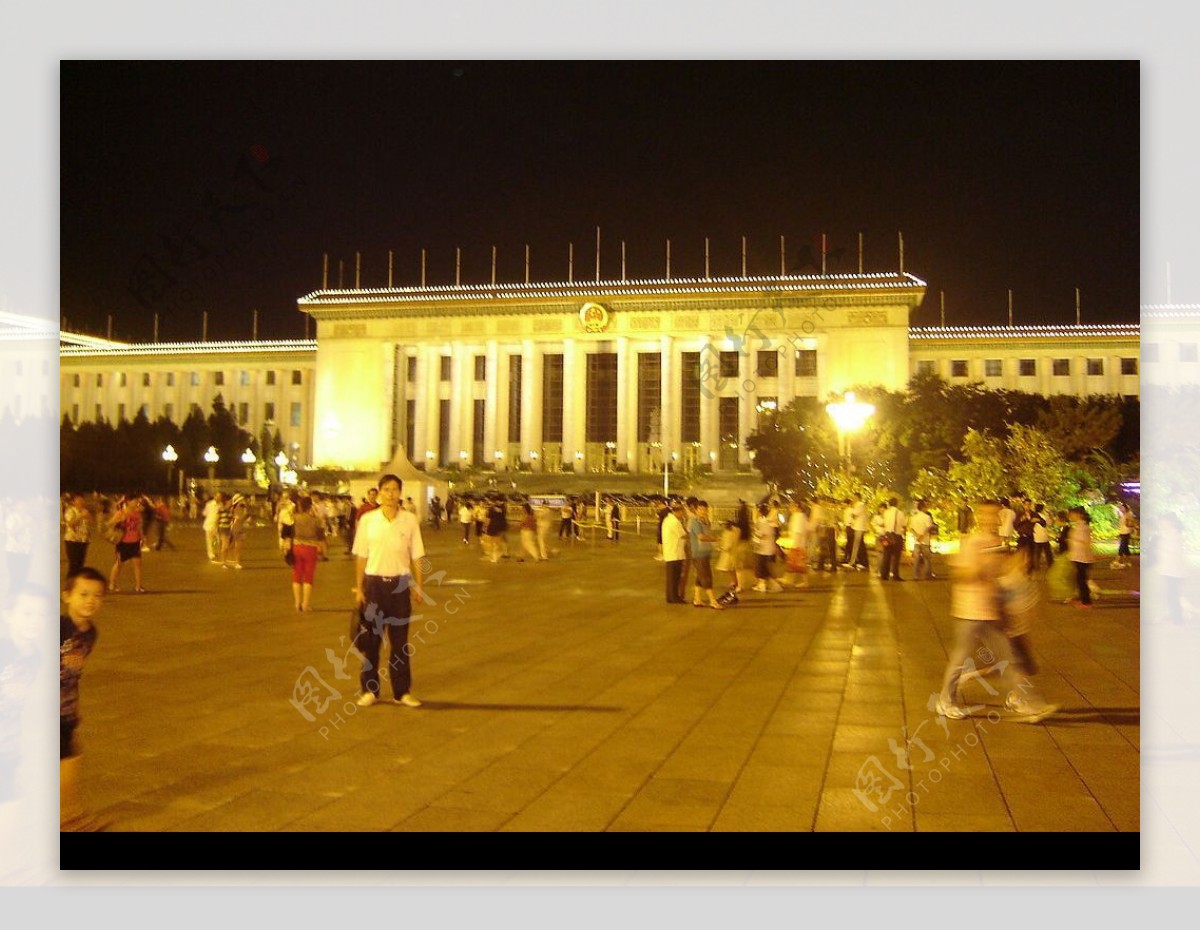 人民大会堂广场前夜景图片