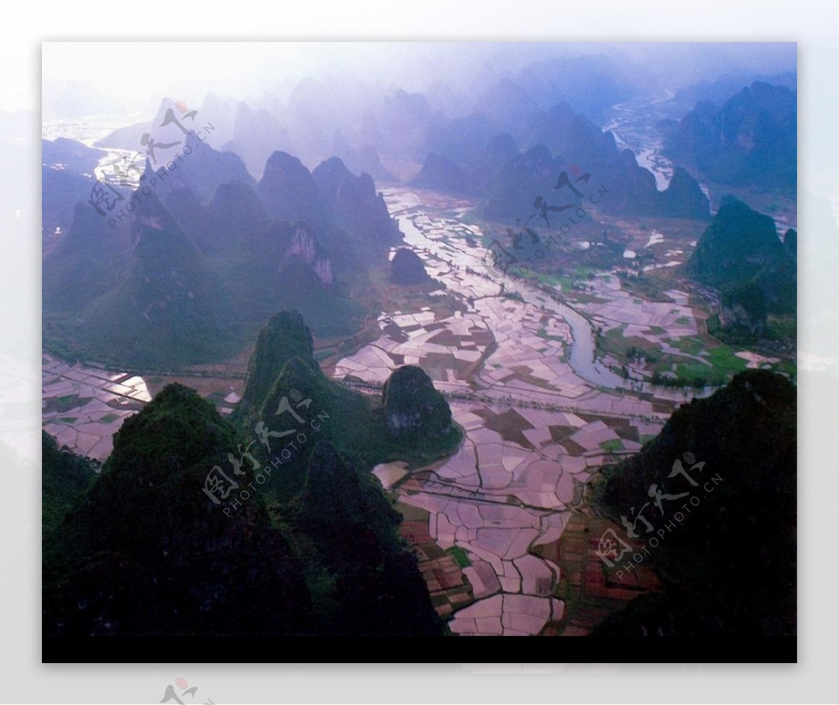 层峦叠嶂的桂林山水图片