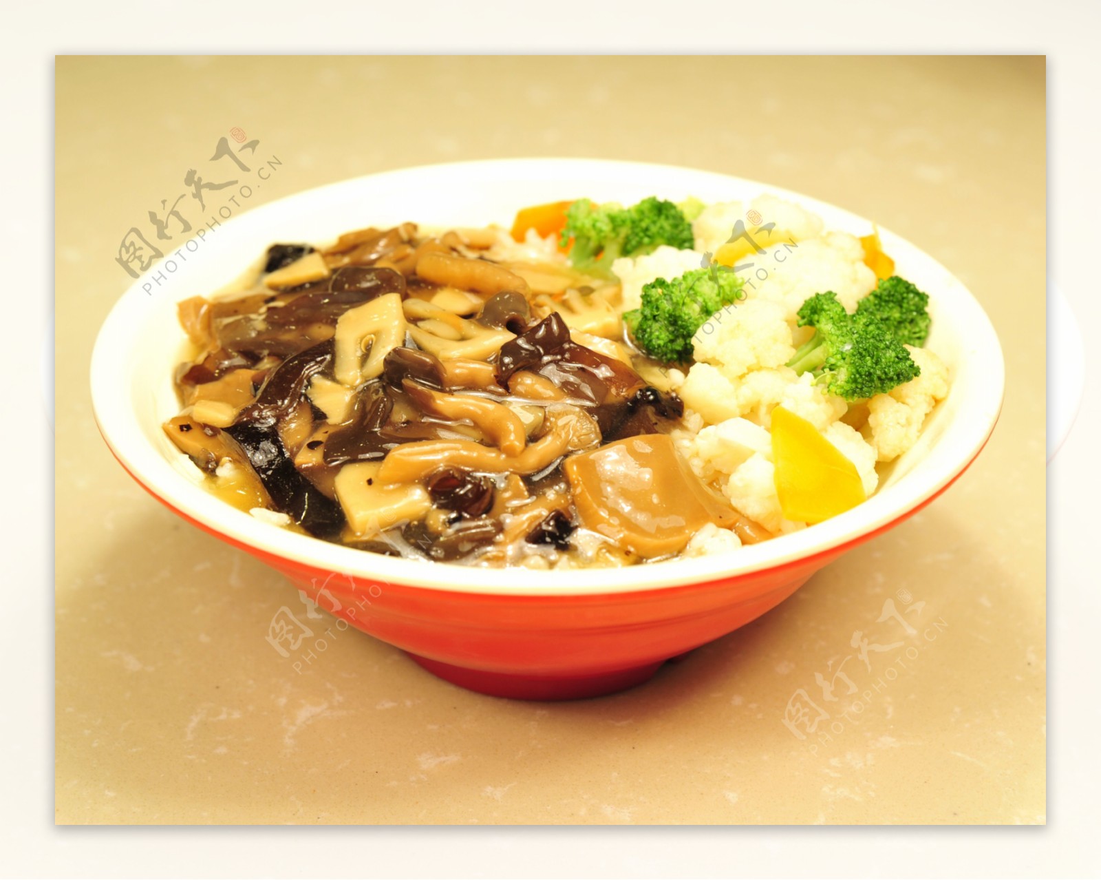 什锦蘑菇饭图片