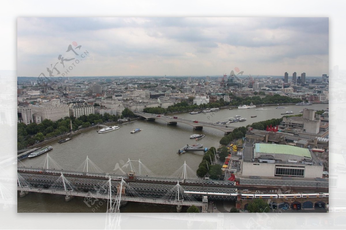 伦敦泰晤士河景色图片