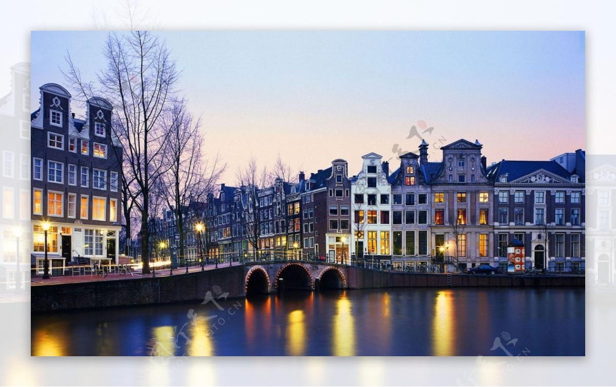 阿姆斯特丹运河黄昏岸景图片