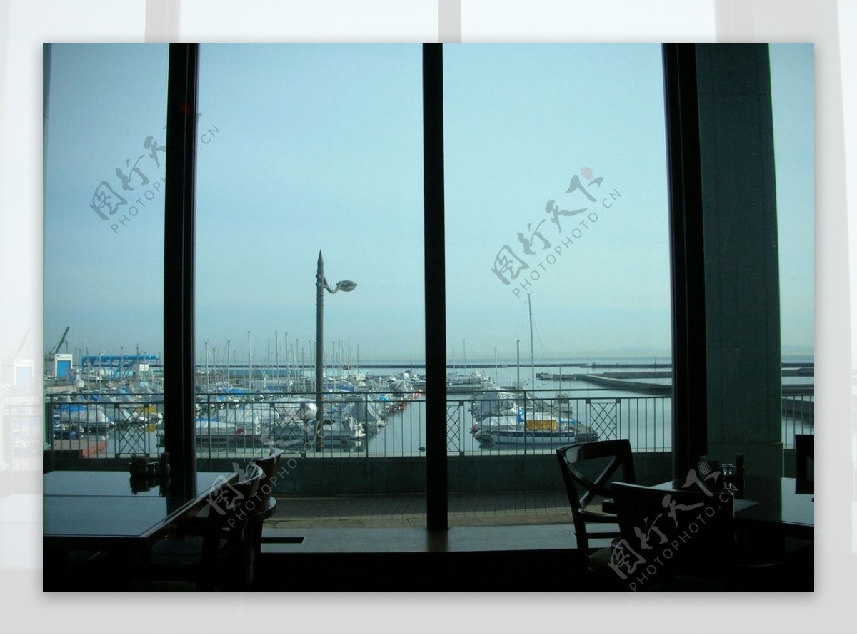北海道从窗内眺望小樽外景图片