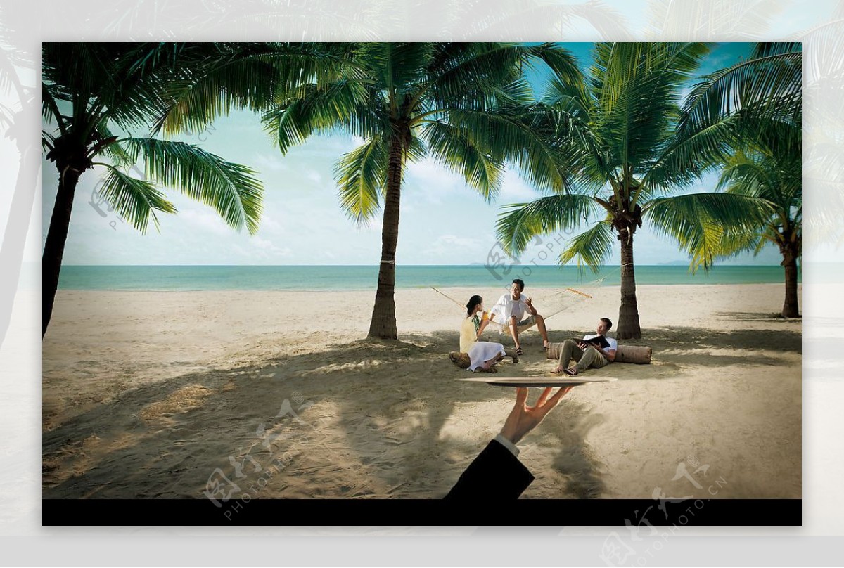沙滩大海蓝天椰树图片