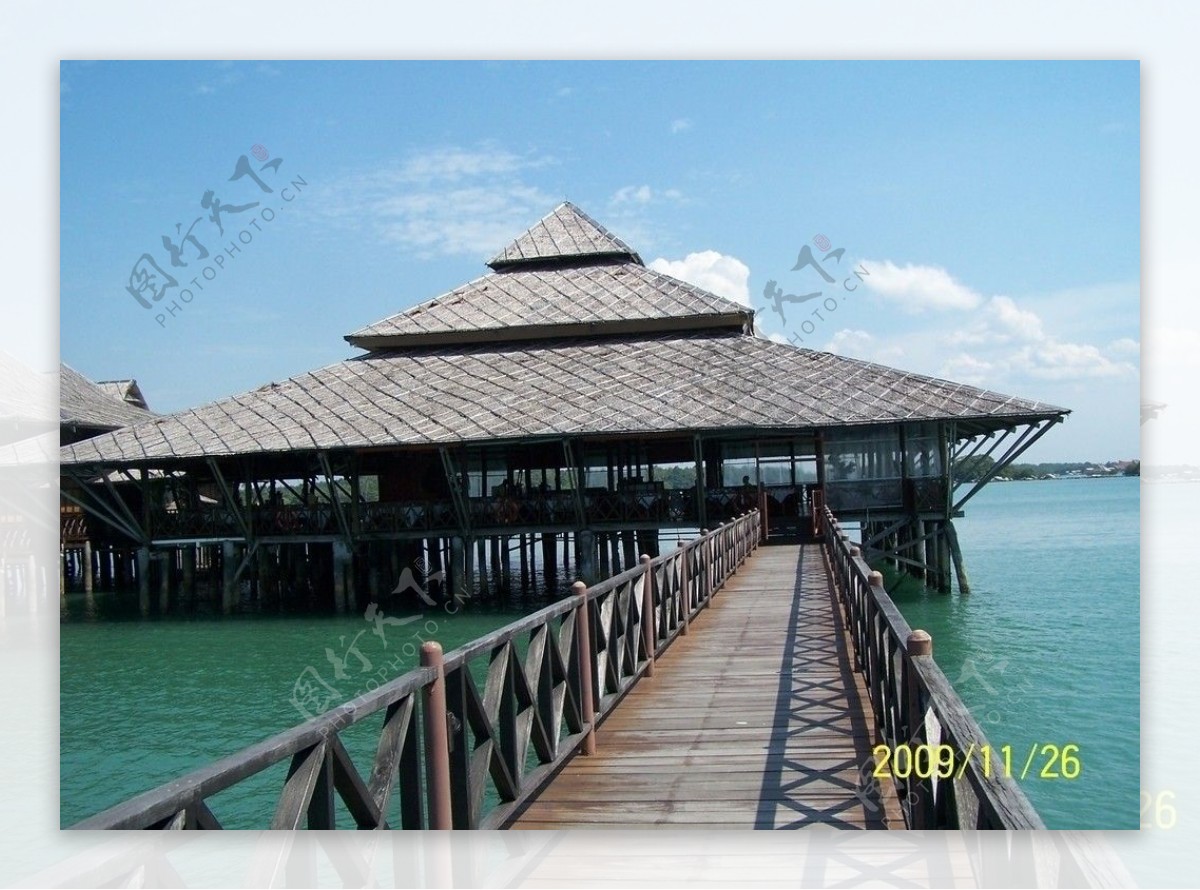 印尼民丹岛蝰龙海上餐厅图片