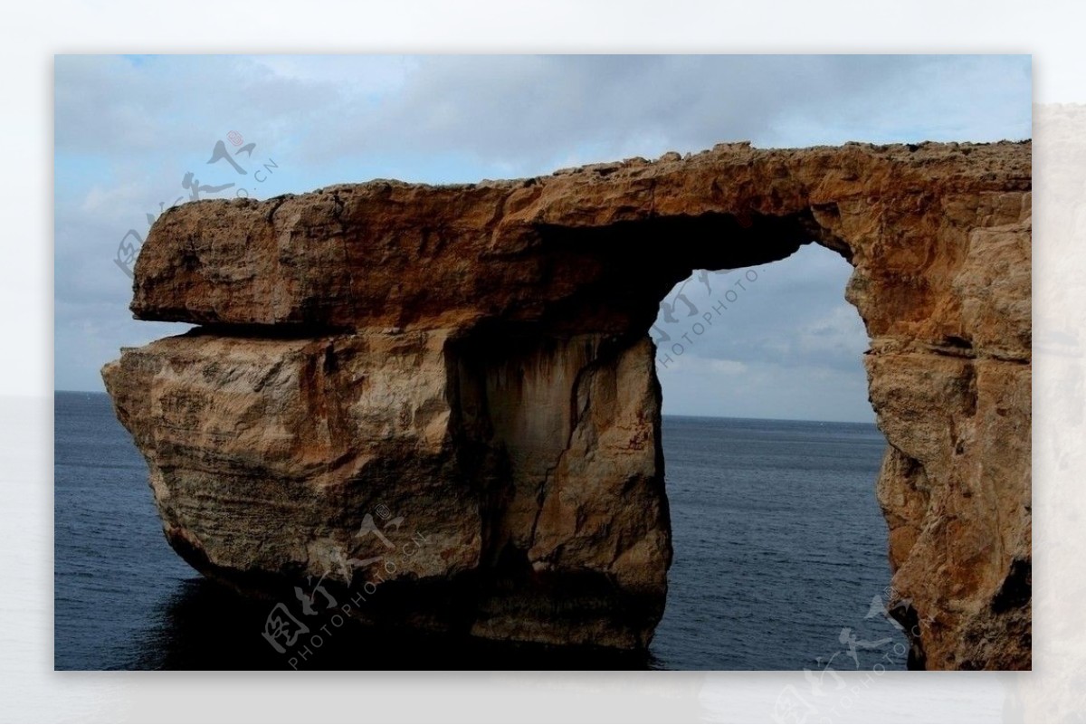 马耳他地中海巨石洞图片