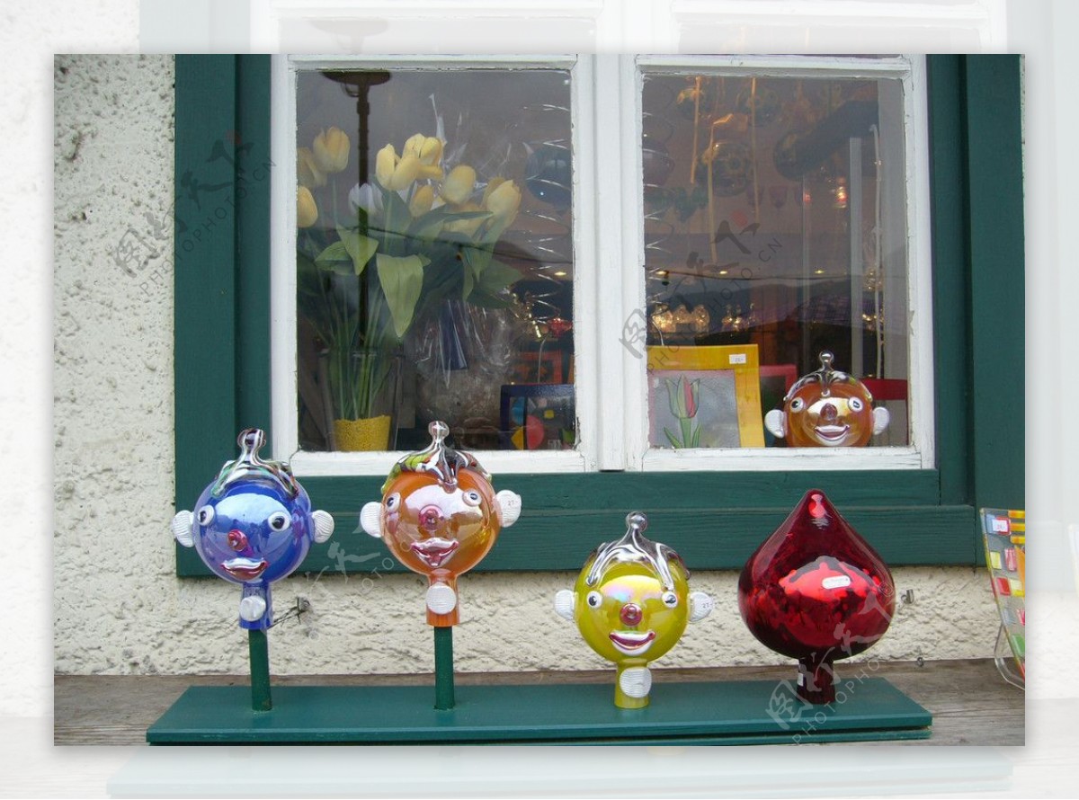 奥地利彩色玻璃娃娃櫥窗图片