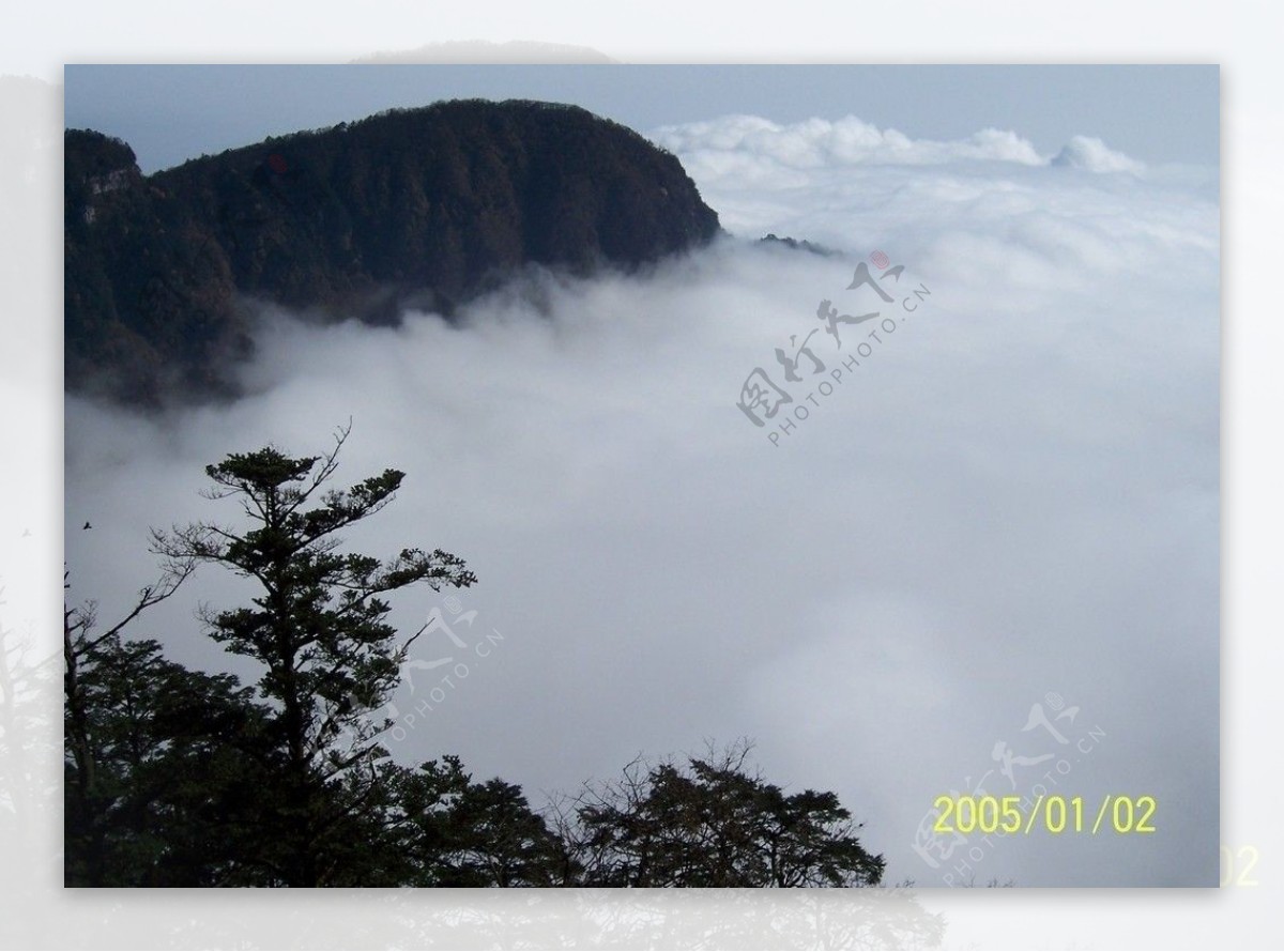四川峨眉山云海图片