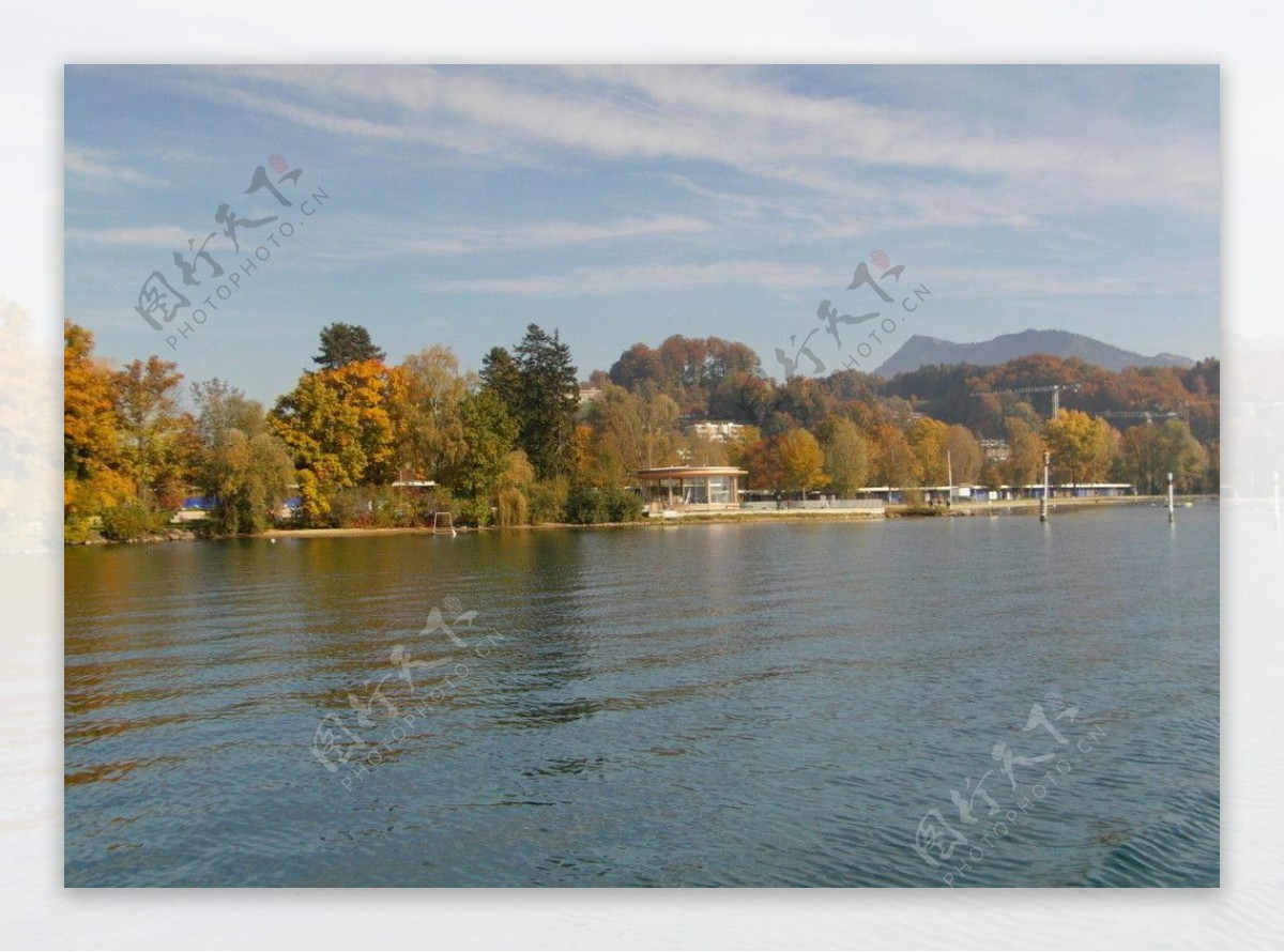 瑞士琉森湖美丽秋景图片