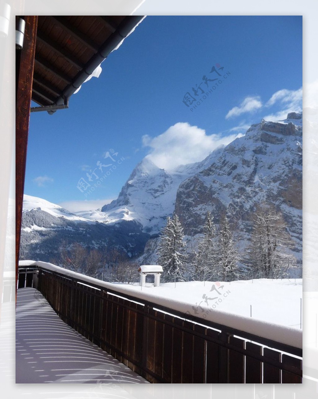 雪山旅馆图片