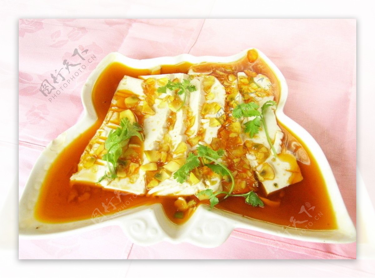 皮蛋豆腐的做法_皮蛋豆腐怎么做_皮蛋豆腐的家常做法_鱼鱼【心食谱】