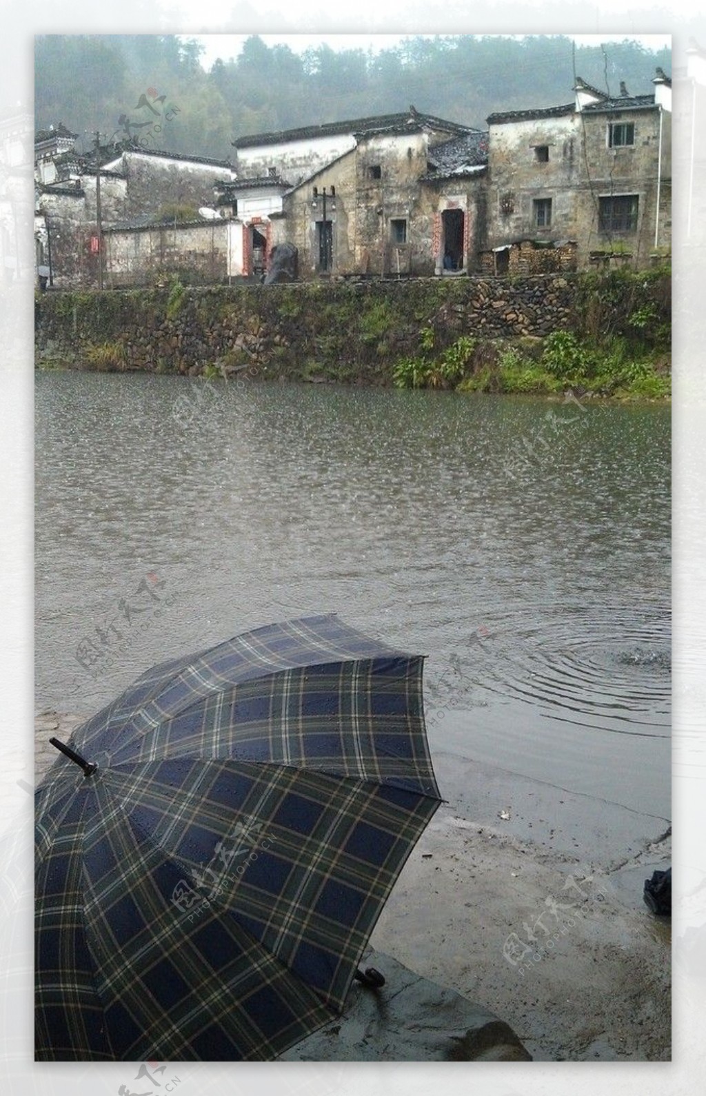 雨微澜图片