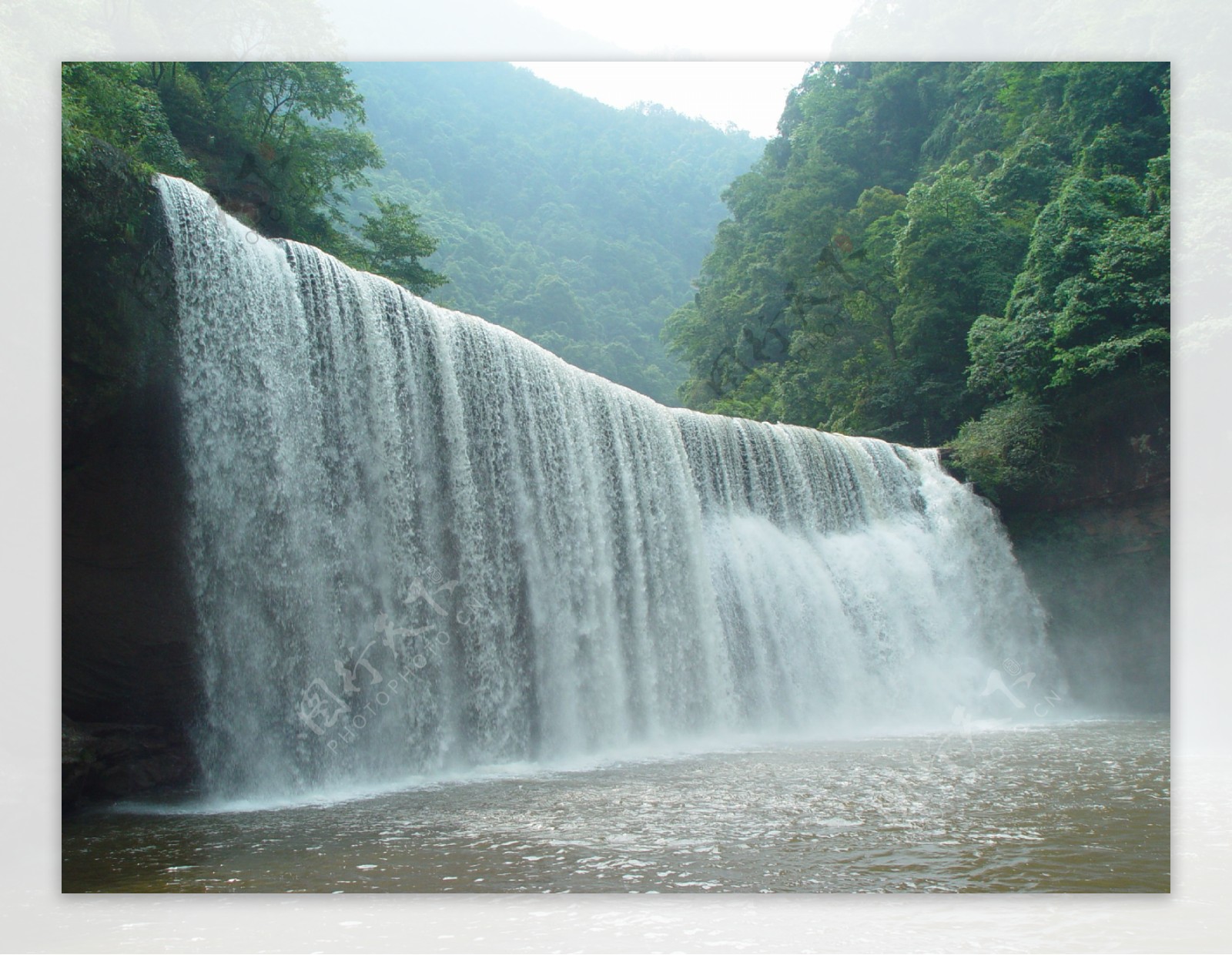 贵州赤水中洞帘状瀑布图片