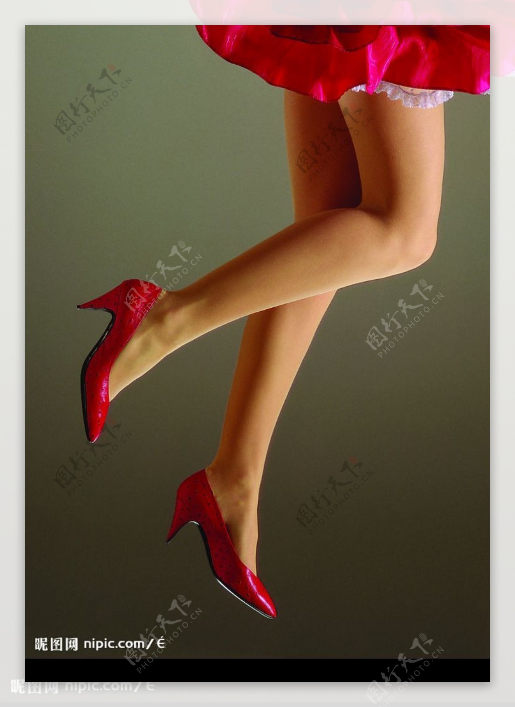 红色时尚女鞋图片