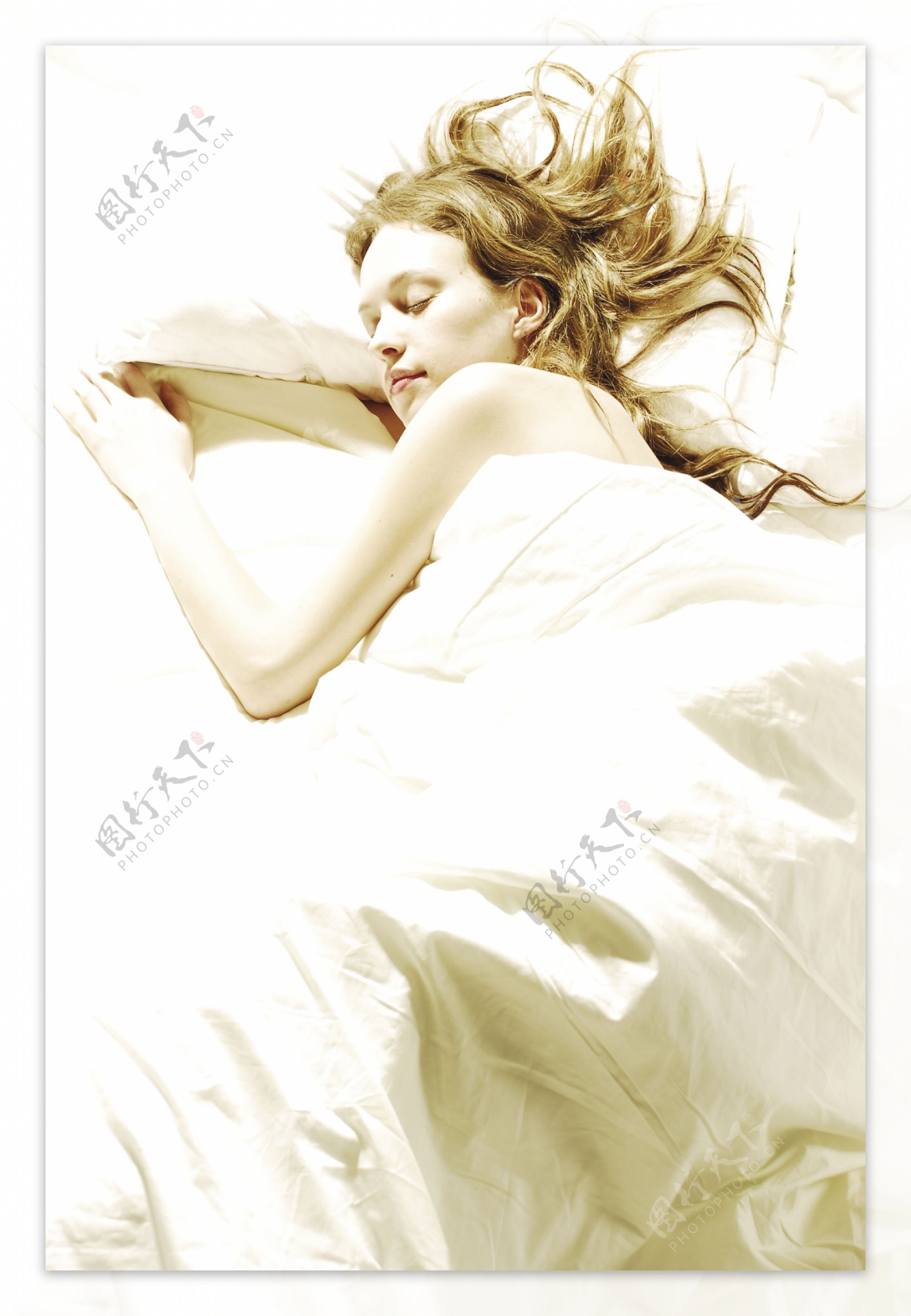 臥室睡眠美女图片