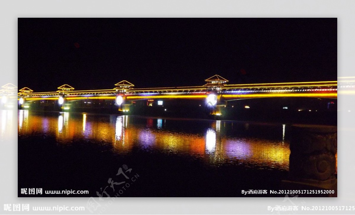 渭水廊桥夜景图片