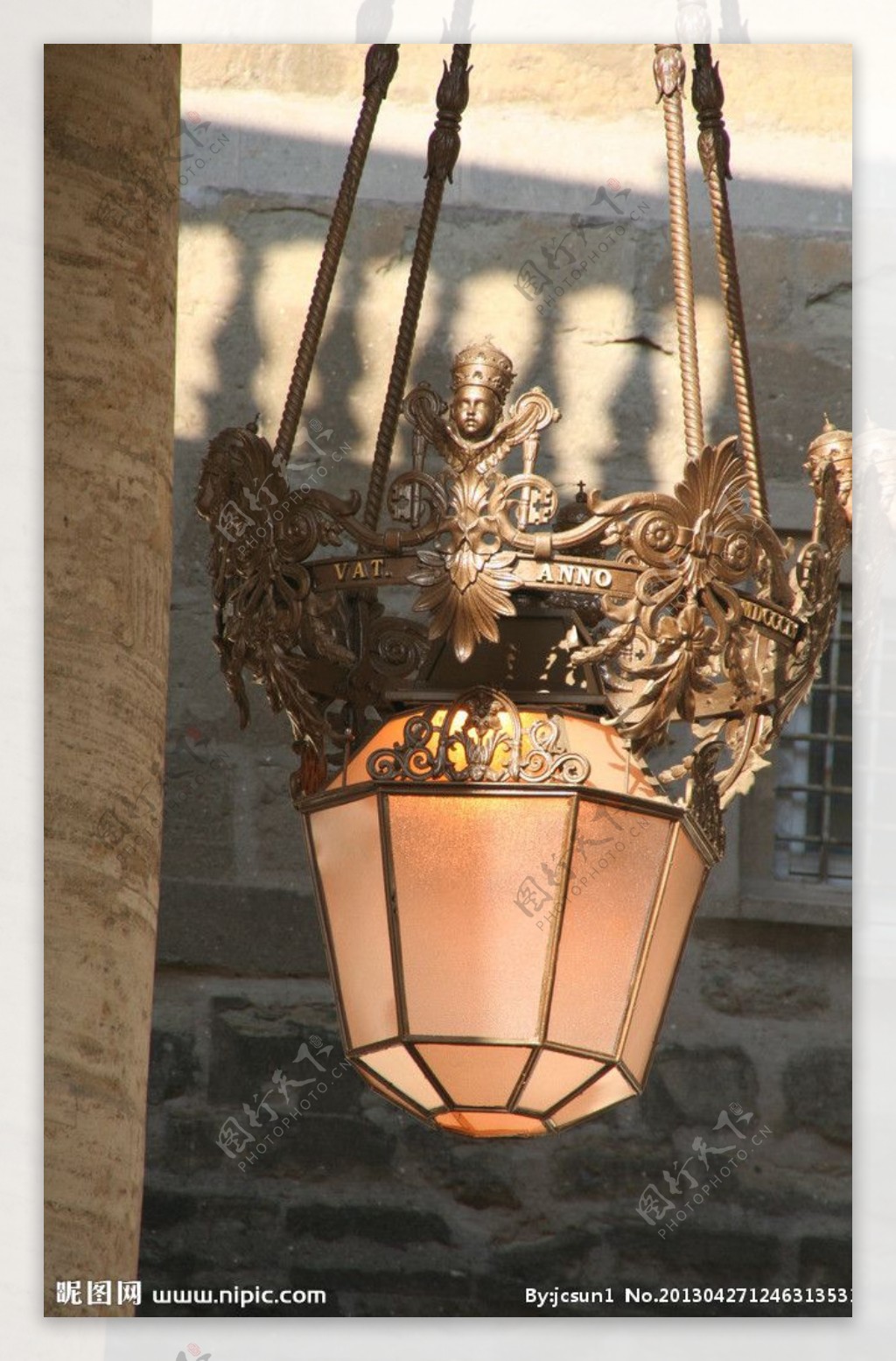 梵蒂冈圣彼得大教堂灯图片
