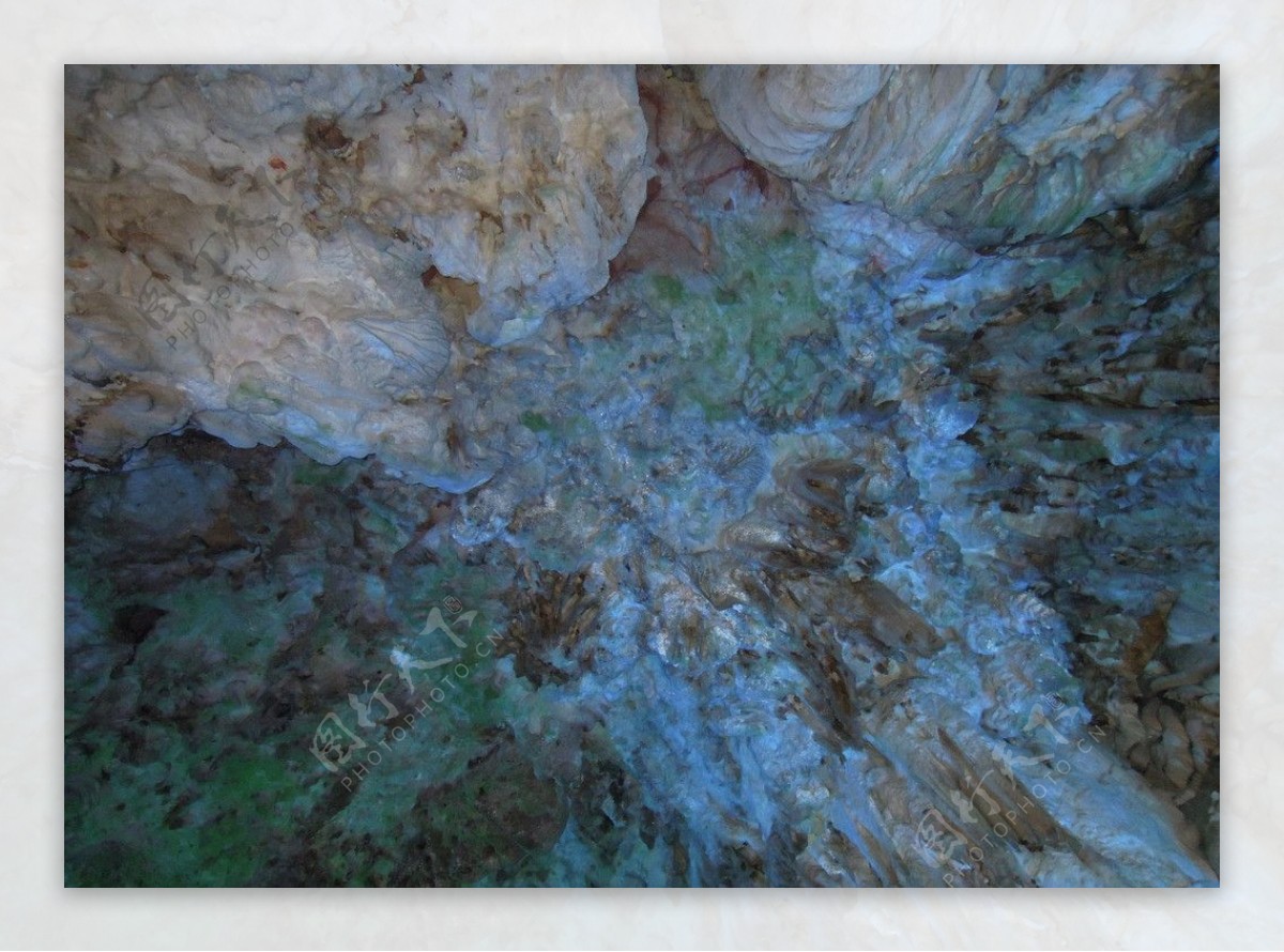 银子岩溶洞图片