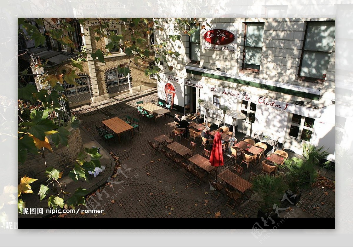 温馨的咖啡馆院子图片