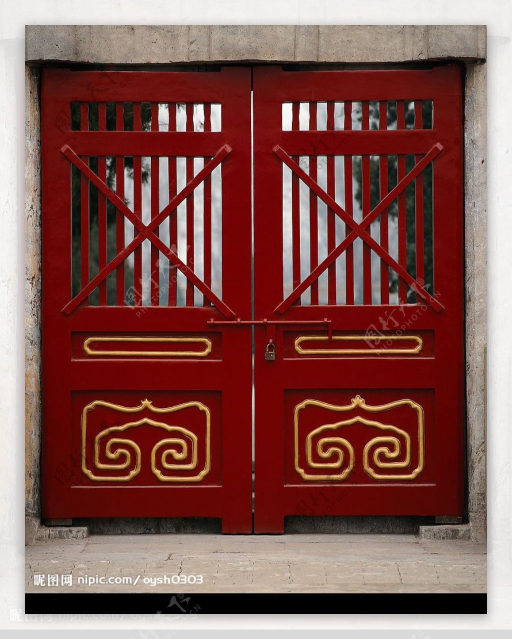 古典红色门图片