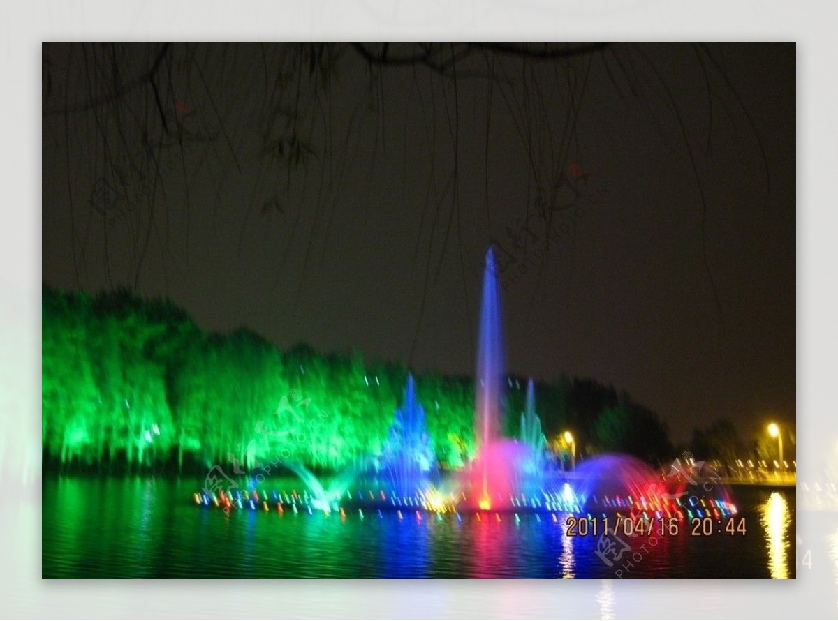 中南民族大学喷泉图片