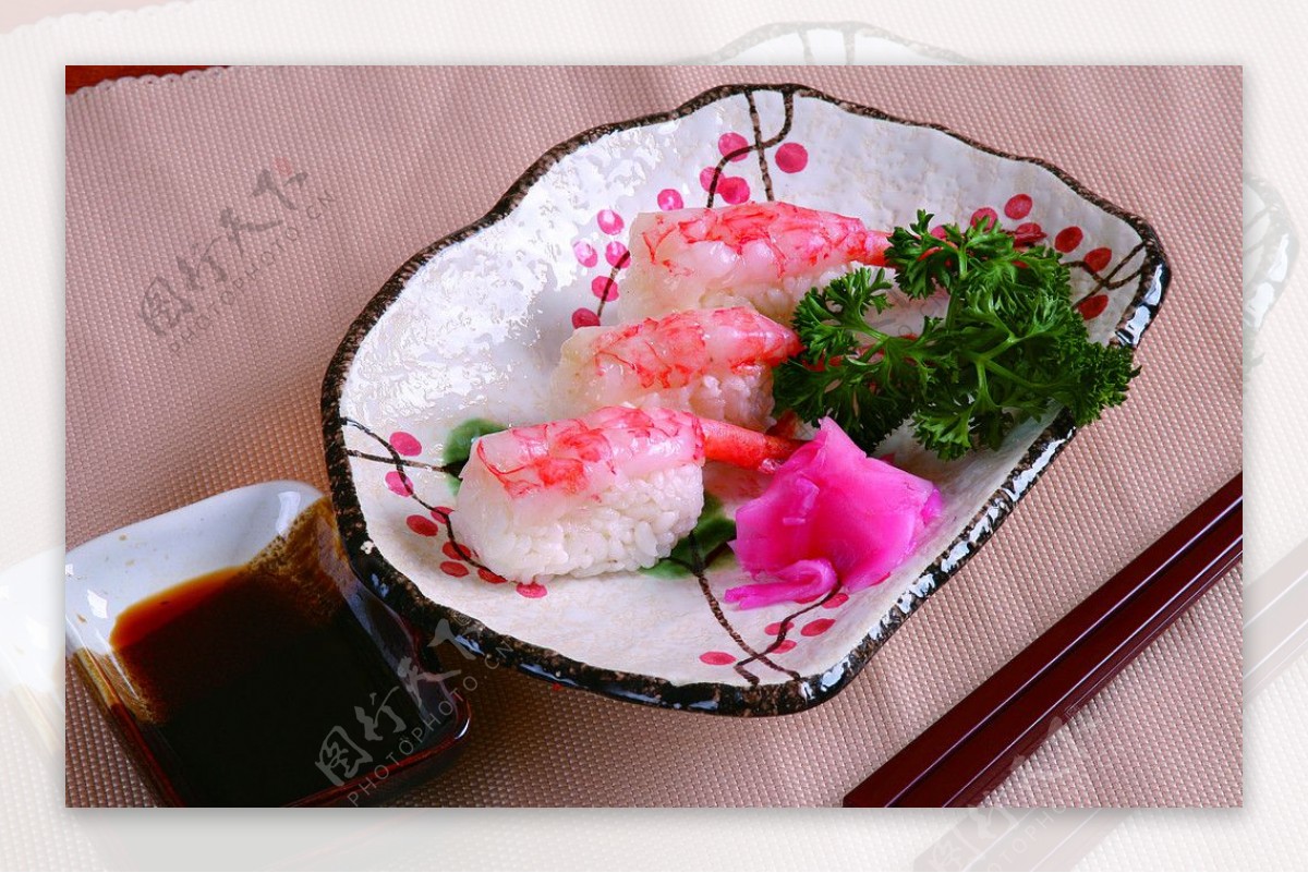 日本鲜虾寿司图片