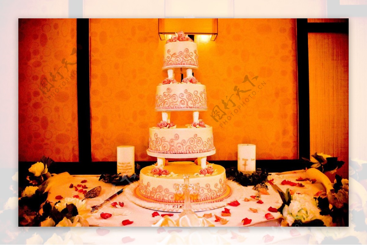 关于婚礼的蛋糕，你不知道这些真的out了！_婚礼用品采购_亚诺主题婚礼-重庆婚庆公司排名前十