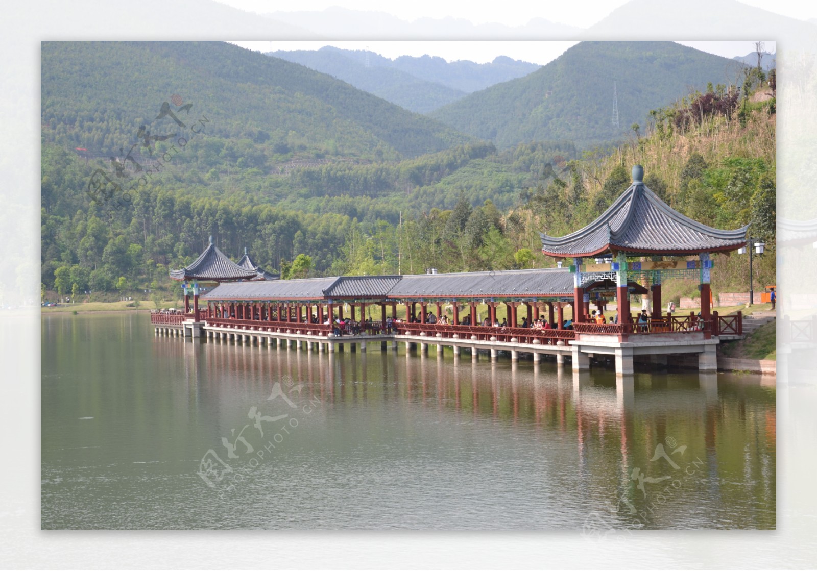 永川神女湖湖边长廊图片