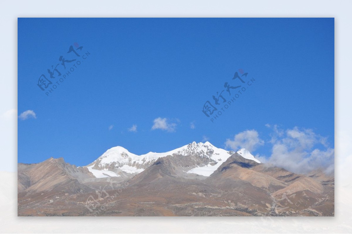 西藏贡嘎雪山图片