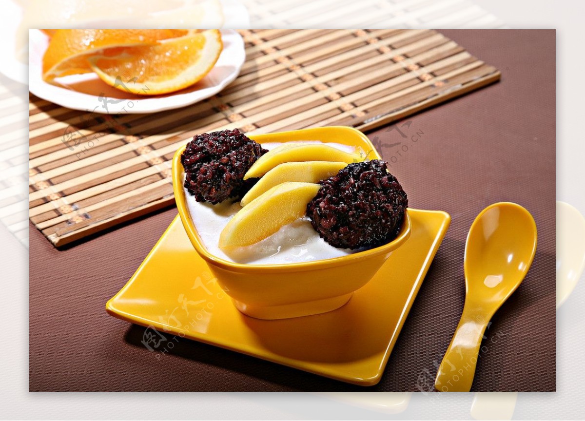芒果紫米粥图片