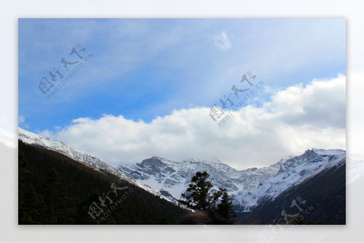 雪山黄龙风景图片