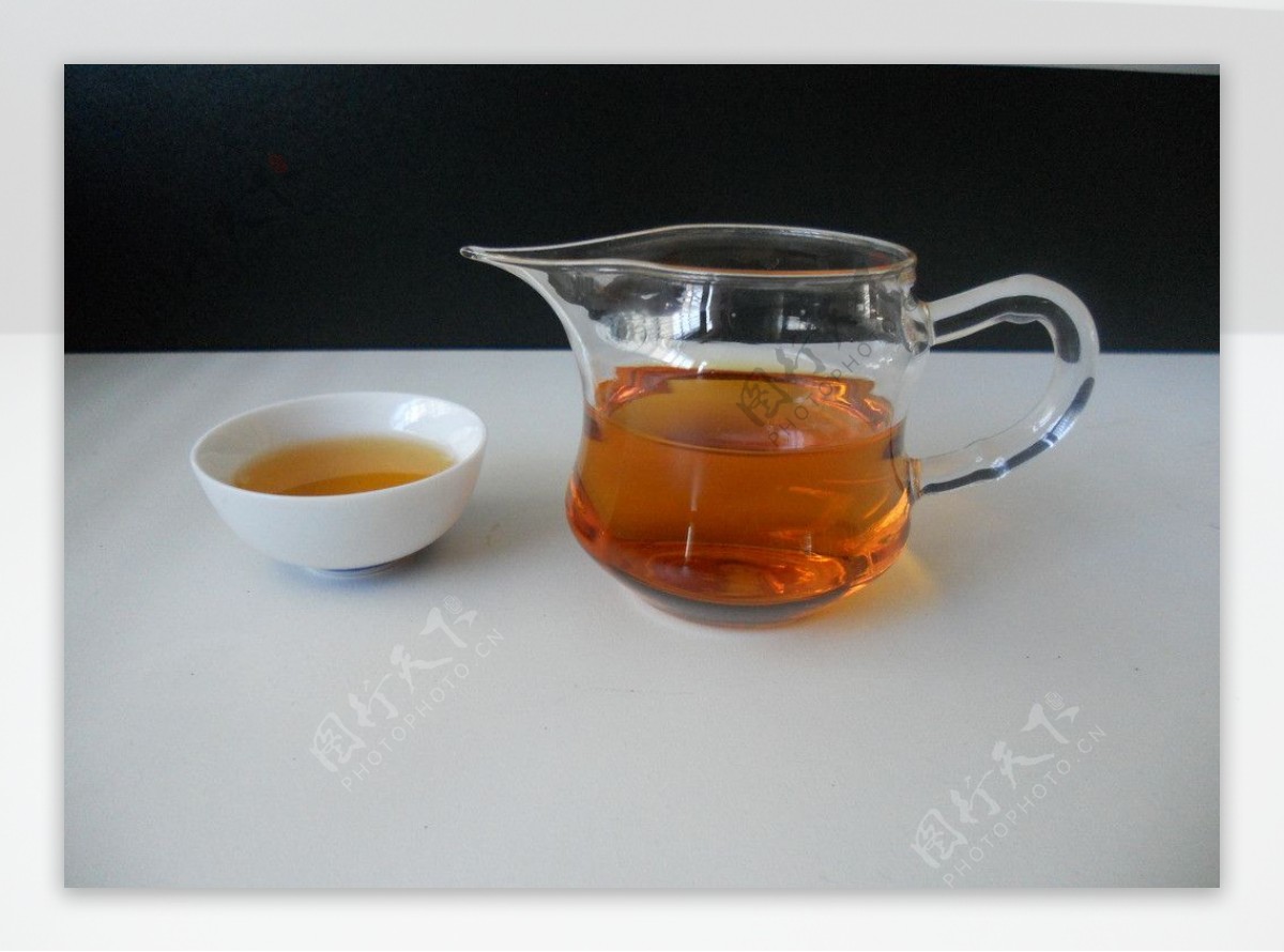 普洱红茶图片