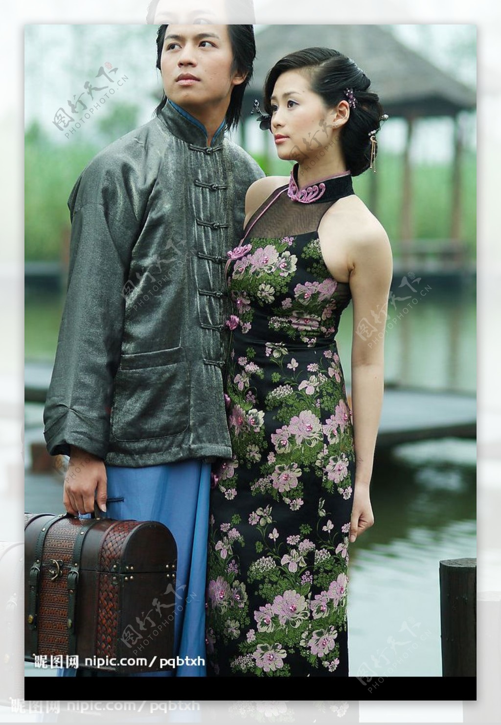 古典而时尚的婚纱水乡之旅图片
