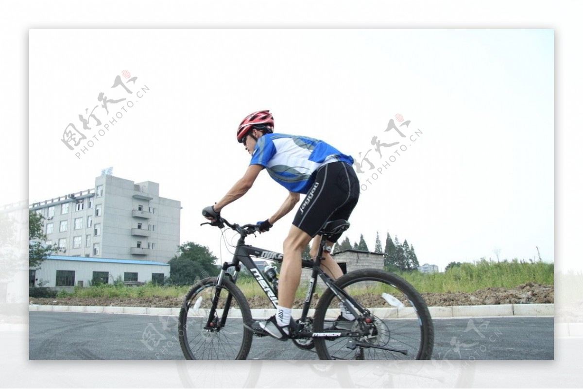 骑自行车骑行自行车骑车体育运动休闲环法山地车图片