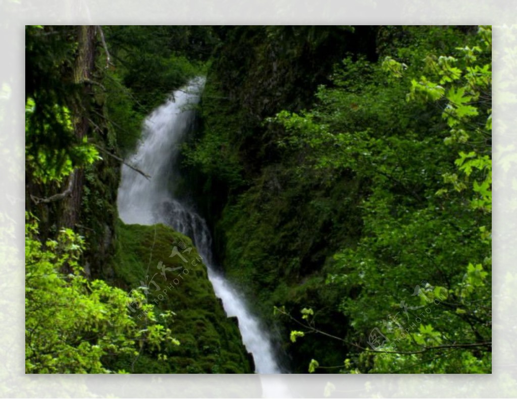 青山流水溪流图片