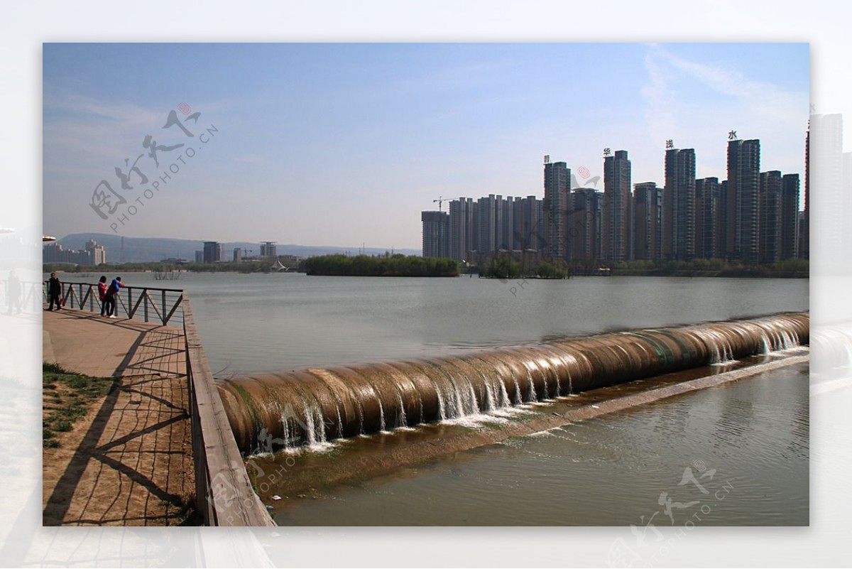 西安浐灞湿地公园水坝