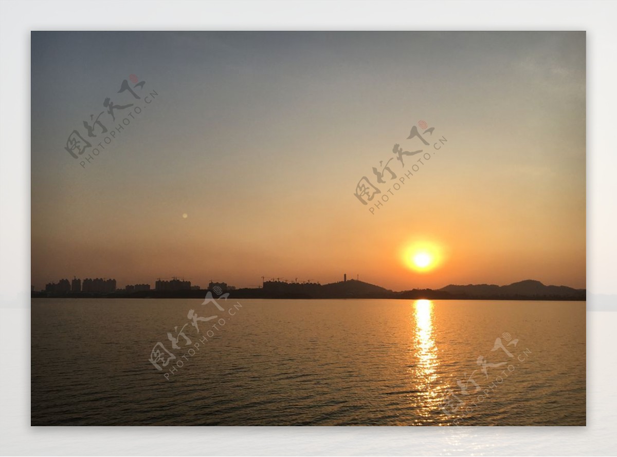 夕阳南湖风景