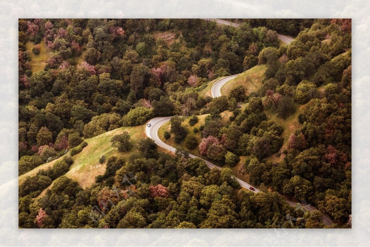 蜿蜒曲折的路图片,蜿蜒曲折的山路图片_大山谷图库