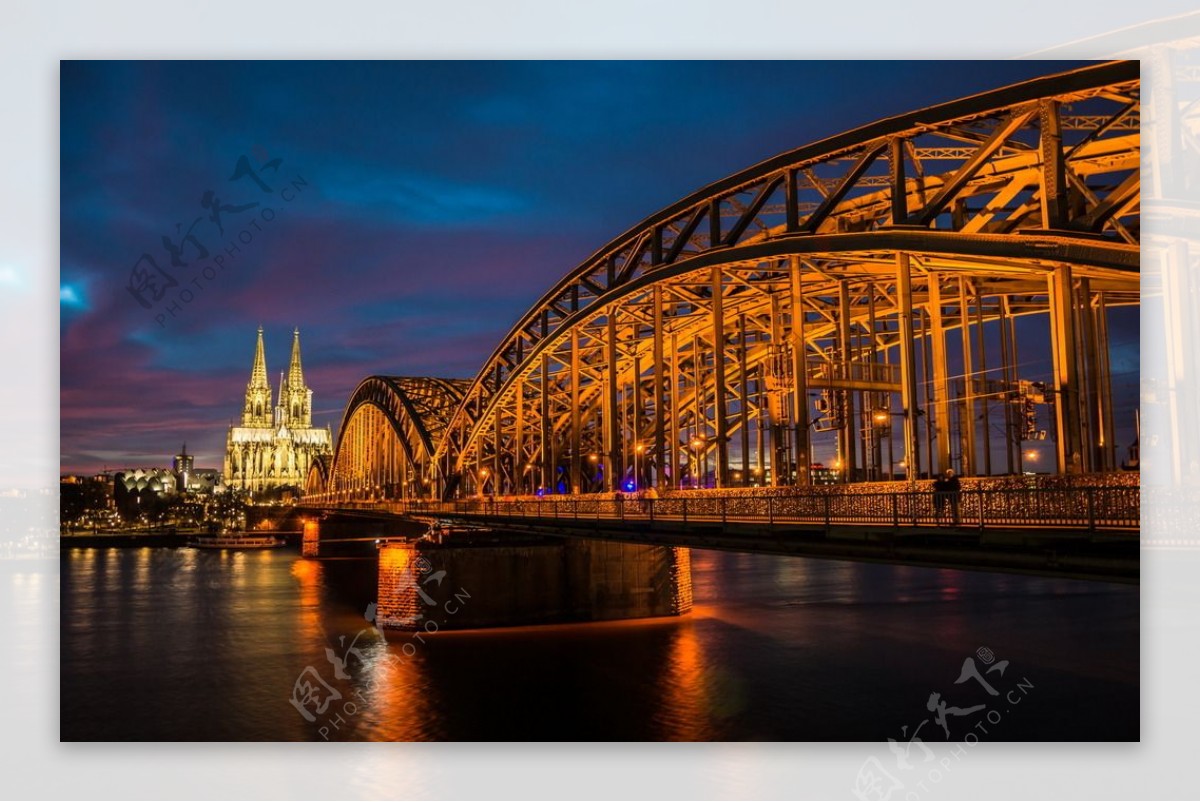 莱茵河畔夜景