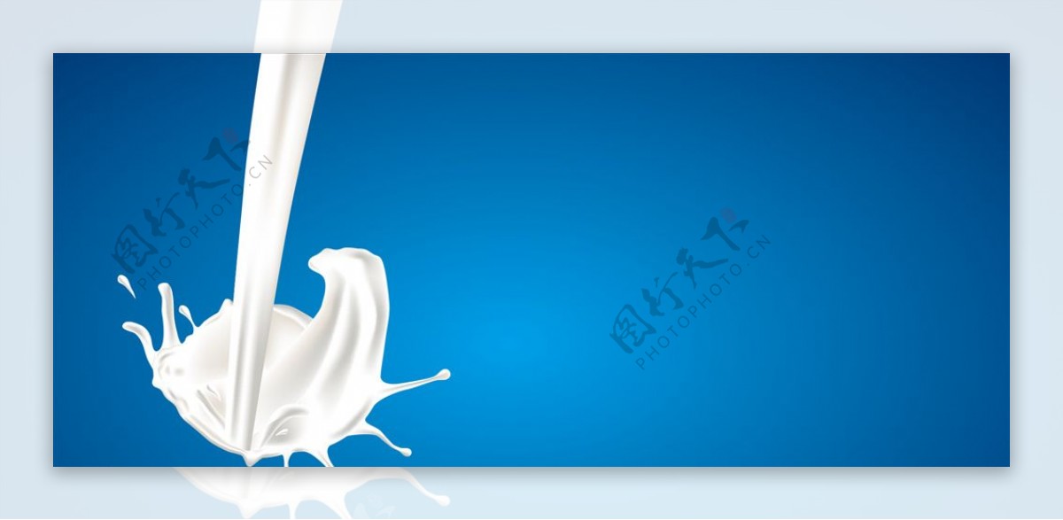 蓝色背景牛奶倒入背景设计