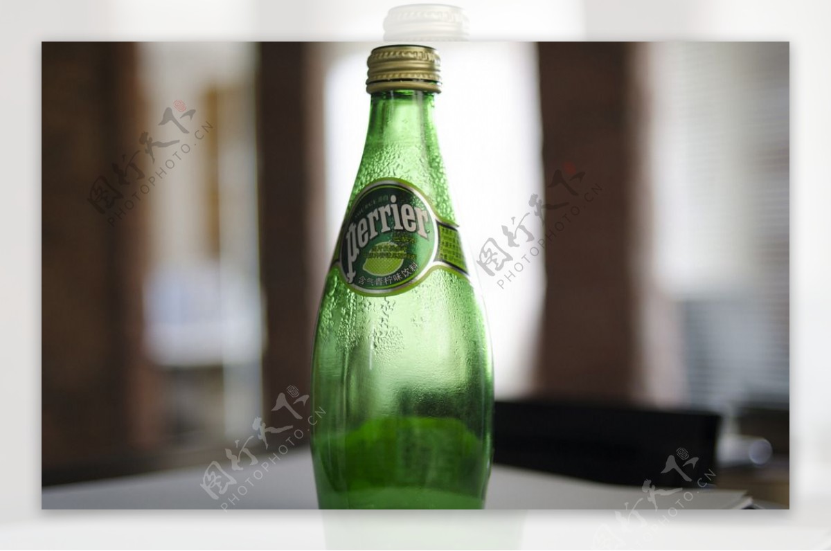 绿色玻璃汽水瓶